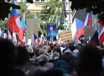 Kalousek: Slušný člověk nejde na demonstraci, kterou pořádá ruský troll a šíří tam nenávist komunisti a náckové