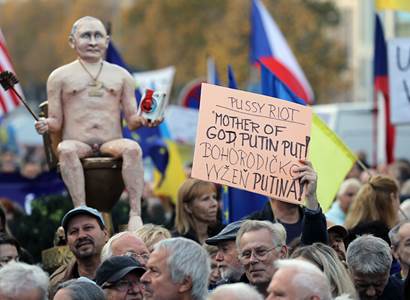 Putin, Trump, ultrakonzervativní revoluce. Jedna sorta. Václavák rozparádil aktivista Kostlán