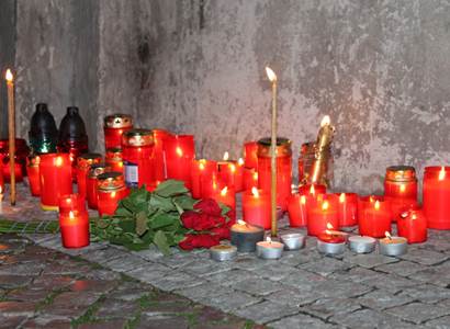 „Budeme se stydět, stejně jako za Srbsko.“ Ostré výročí „humanitárního bombardování“
