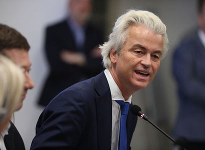 „Nehrajte si. Musíme vládnout.“ Wilders rozjel jednání o vládě, je rušno