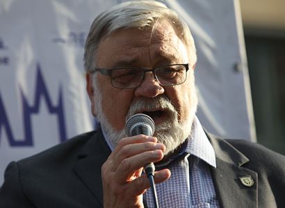 Senátor Doubrava: EU se sama trestá za svou blbost