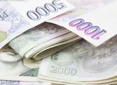 Plat politiků má od ledna vycházet z částky 89 155 korun. Fialova vláda to chce změnit