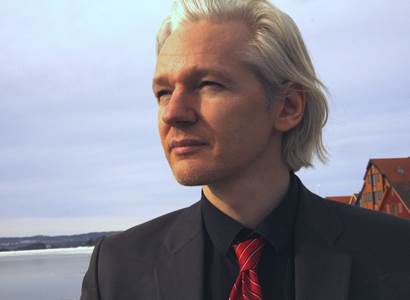 Osobnosti veřejného života žádají propuštění Juliana Assange