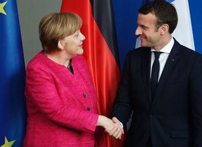 Rusko: EU rozdělena. Merkelová a Macron chtějí mluvit s Putinem, Polsko a Pobaltí ne