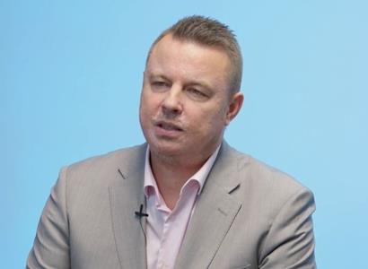 Rajchl (PRO): Válka neskončí kapitulací Ukrajiny, nýbrž dohodou u jednacího stolu