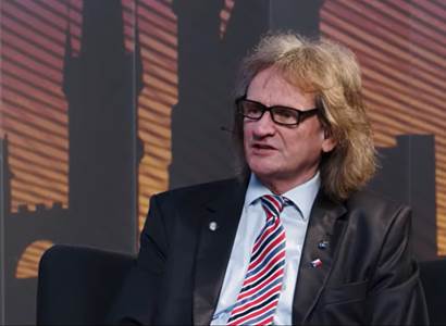 Ševčík: Média lžou, neziskovky manipulují. A lidé tomu věří