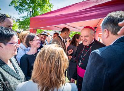 Arcibiskup Josef Nuzík: Stavět v čase nejistoty barikády v rodinách a mezi sousedy by byla zrada