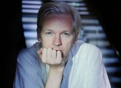 Jan Urbach: Souhlas s vydáním Assange do USA. Hrozí mu 175 let vězení