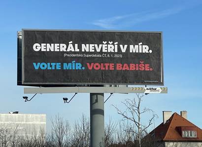 „Generál nevěří v mír. Volte mír. Volte Babiše.“ Nový billboard. A už je zle
