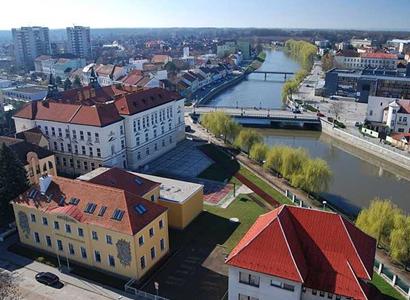 Břeclav: Ve městě úspěšně postupuje výměna veřejného osvětlení