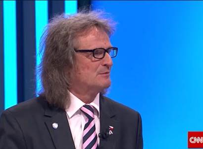 Začíná jim docházet, že to nebude tak snadné. Ševčík vidí panikařící elity