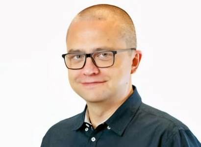 Lži, migrace a potíže, ukázal neposlušný policista fungování za Rakušana