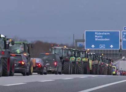 Traktorová revoluce v Německu: Opouštějí Scholze Zelení i spolustraníci?