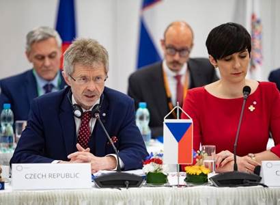 Pekarová bouchla do stolu: Zakládající akt NATO-Rusko musí být zrušen!