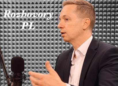 Útok v Pardubicích a německá neziskovka. Vazba patrně pevnější, než se jeví