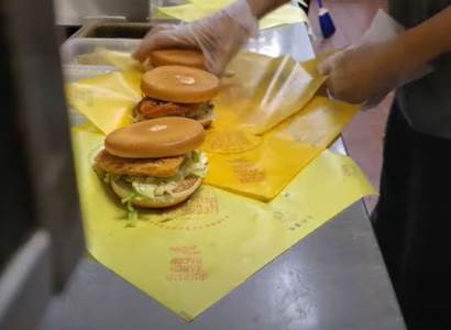 Zdražení v McDonald's, úpí v USA. To neviděli ceny v ČR