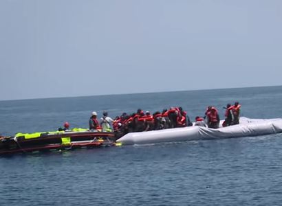 Drama na Štědrý den: Na moři zemřelo 11 uprchlíků. Chtěli se dostat do Itálie