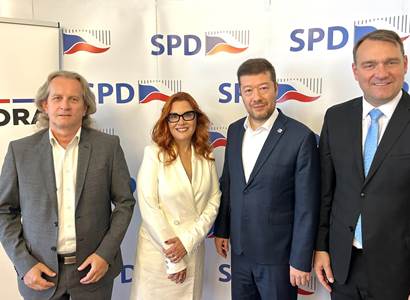 „Spojujeme vlastenecké a konzervativní síly.“ SPD a Trikolora půjdou do příštích voleb společně