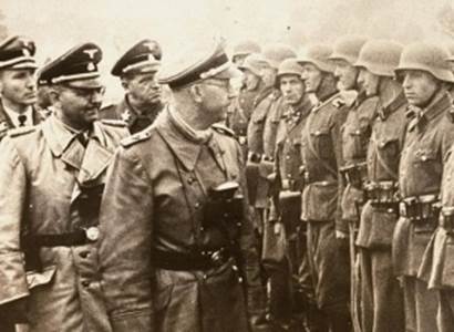 Černé na bílém. Ukrajinská jednotka ponese historicky nacistický titul