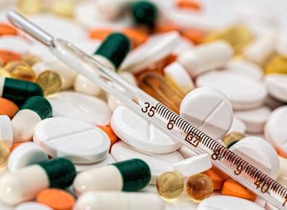 BIS: Léky na bolest a horečku a antibiotika v ohrožení