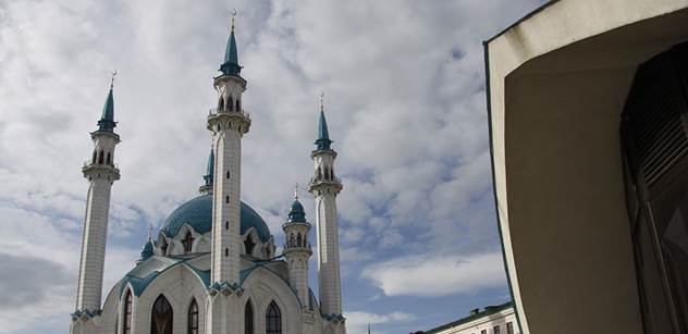 Radikalizují se v mešitě, ale i ve vězení. Muslim a europoslanec promluvil o islámských fanaticích