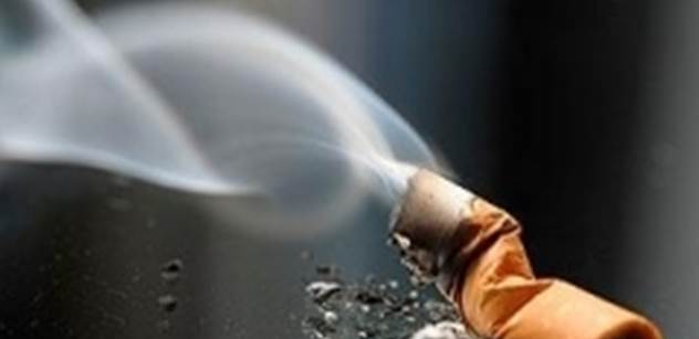 Kuřáci podle studie chybí v práci častěji než nekuřáci