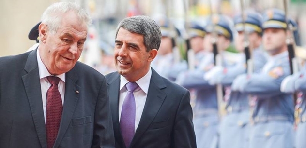 Zeman hostil bulharského prezidenta. Mezi čtyřma očima došlo na uprchlíky, ale i na ČEZ