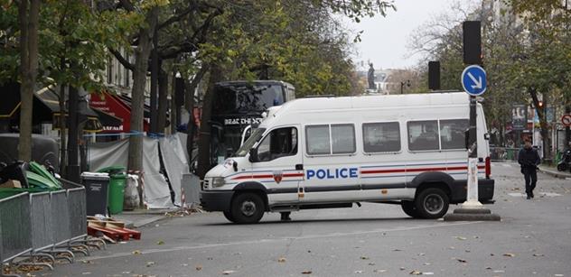 Policejní zásah v Paříži skončil. Bylo to krvavé