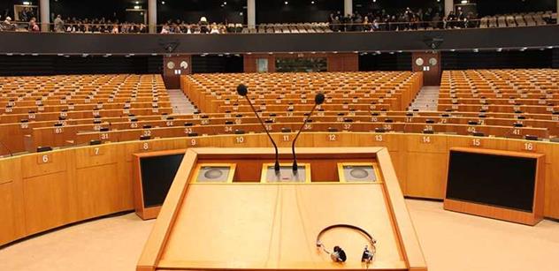 Čeští europoslanci se prý za dvě stě tisíc nepředřou. Zde jsou podrobnosti