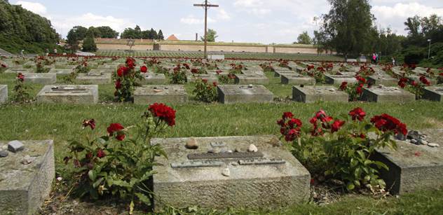 Památník Terezín: Minulost nepatří do popelnic
