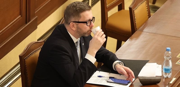 Financování kampaně z Kypru? Sněmovnou nenápadně prochází jedna novela