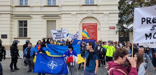 Drulák měl silnější repráky. Jak opozice vyhrála nad Pavlem a vládou