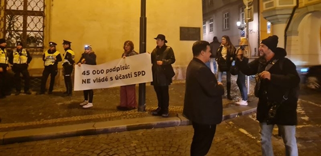 Odpůrci nové vlády vyšli do ulic. 45 tisíc? Ani náhodou