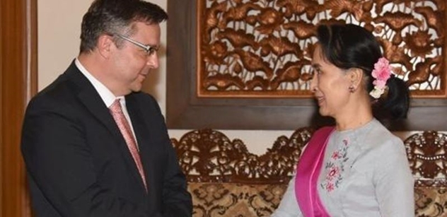 Sobotka pozval barmskou političku Su Ťij do Prahy. V době, kdy ji OSN kritizuje za etnickou čistku