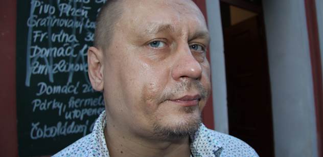 Ruský umělec Vorotnikov. Pátrá po něm policie i Interpol, ale PL se s ním setkaly v Praze