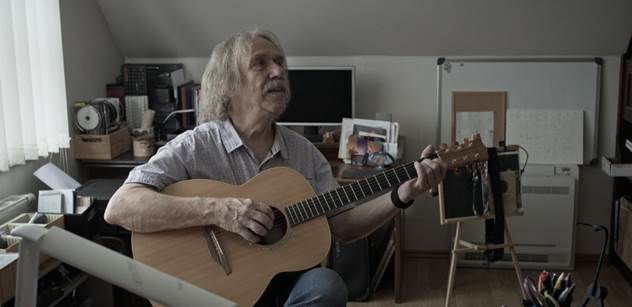 Putina odboural vtipem a odpůrci vypění. Úplně nahý Jarek Nohavica