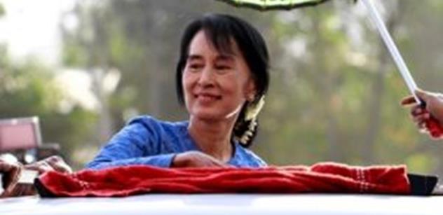 Tereza Spencerová: Lesk a bída „demokratické ikony“ Aun Schan Su Ťij