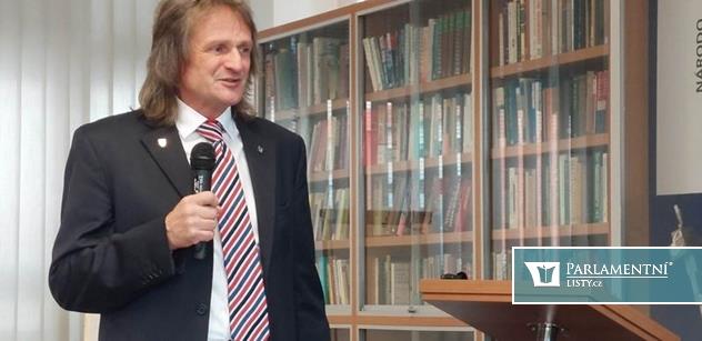 Ševčík vypálil bombu: O 100 000 Kč připravil rektor školu. Kvůli mně