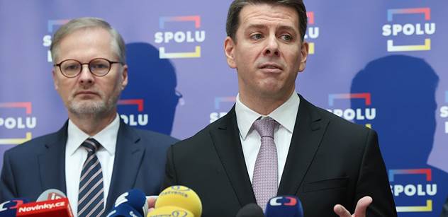 Přemlouvání a strach. „Hlavně nejít s ANO.“ Kavárna se pustila do Skopečka
