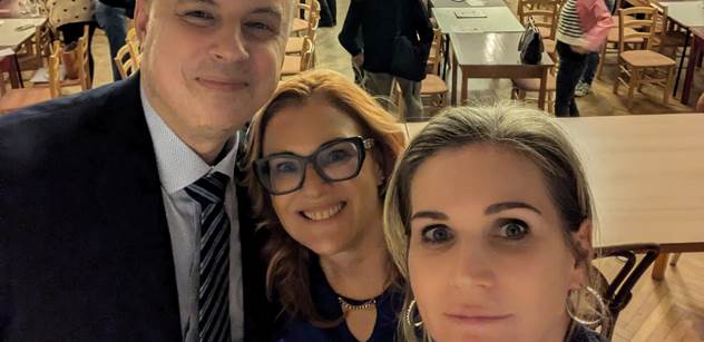 „Pojďme se přestat bát. Přestaňme platit.“ Rajchl burcoval lidi v Nepomuku