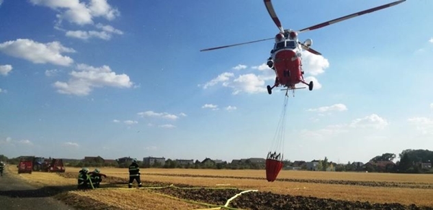Armáda ČR: Vrtulník W3A Sokol z Kbel je připravený pomáhat hasit požáry