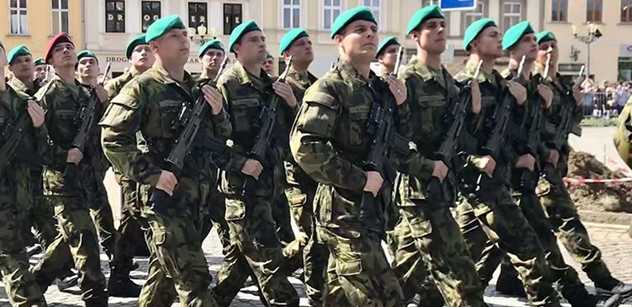 Do základního vojenského výcviku ve Vyškově nastoupilo přes sto nováčků aktivní zálohy