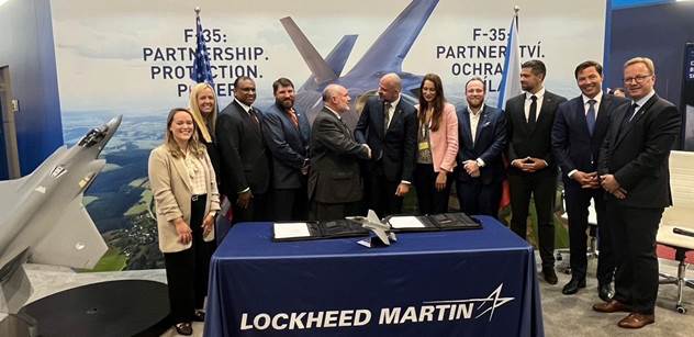 Čeští inženýři míří do globální špičky: Aero Vodochody spojilo síly s Lockheed Martin při vývoji průzkumného kontejneru pro F-35