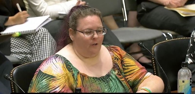 „Takovým lidem chtějí republikáni odepřít jídlo.“ Ozval se smích