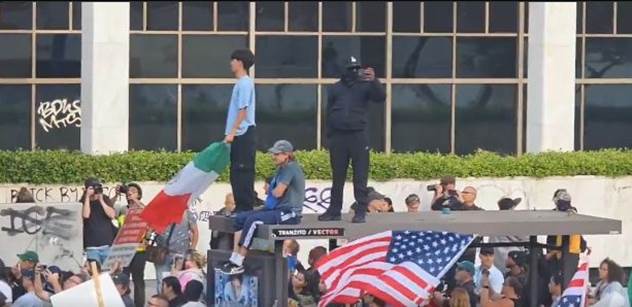 Je to tu: V USA oficiální výzva k odporu proti Trumpovi