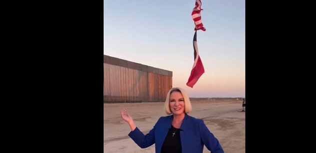 Věnuji Trumpovi pozemek na tábor pro migranty. Věrná volička z Texasu