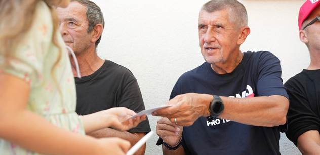 Babiš dostal holí do hlavy, z mítinku skončil v nemocnici