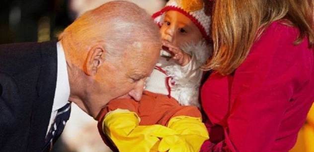 Strašidelný Joe? Biden měl na oslavě kousat děti