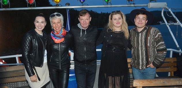 Benefiční koncert oslaví na zámku Zahrádky 25 let. Přijde i Basiková, Březinová, France a Smutná