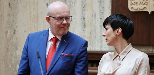 Fialovi uletěl ministr na golf